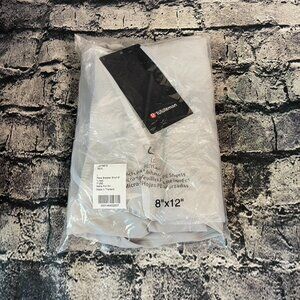 Lululemon Pace Breaker Short 9"
Lined